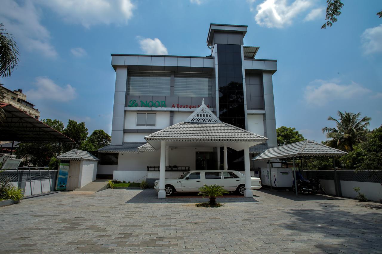 Le Noor Hotel Kochi Exterior photo